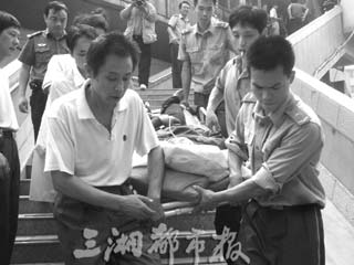 铁罐毒气撂倒油漆工4