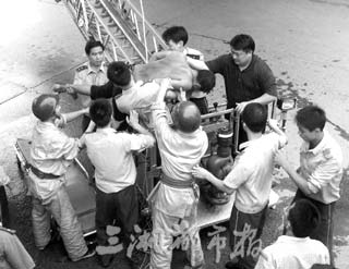 铁罐毒气撂倒油漆工2